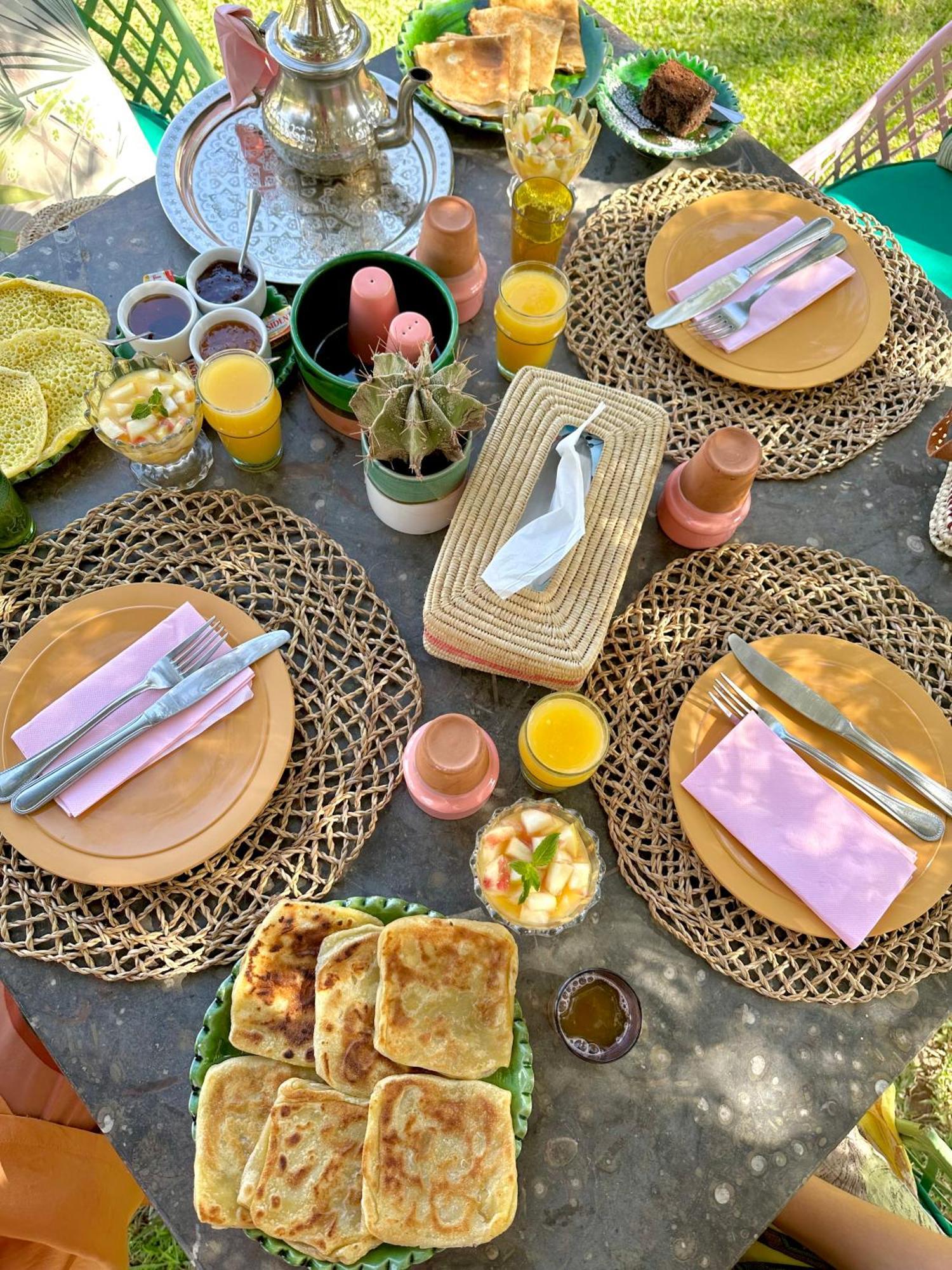 La Des Golfs & Pinkcactus Hotel